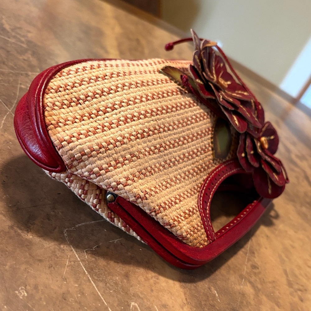 Isabella Fiore Dark Red Leather Floral & Woven Pattern Clutch Handbag - Picture 13 of 14